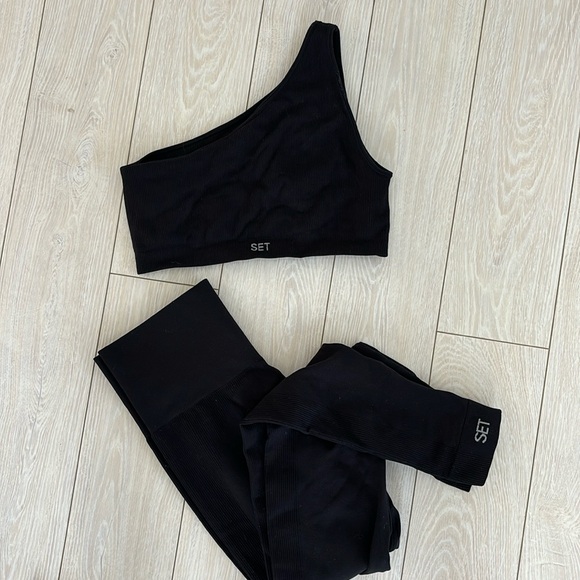 Setactive Set in Black - Picture 1 of 1